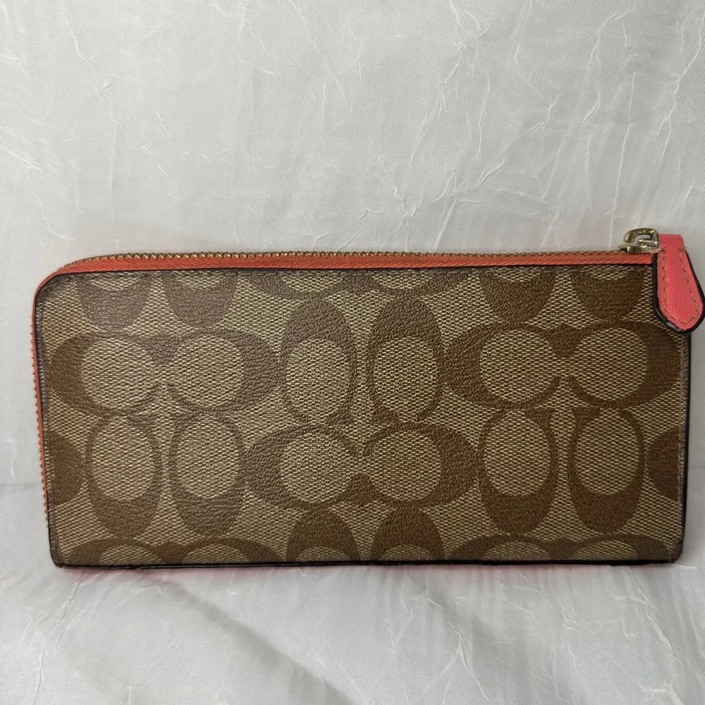 RESERVED Coach Peyton Signature C Accordion Zipper Wallet - Picture 2 of 6